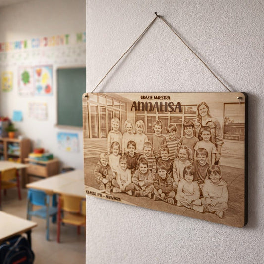 Foto di Classe incisa su legno - Regalo emozionante per la tua Maestra